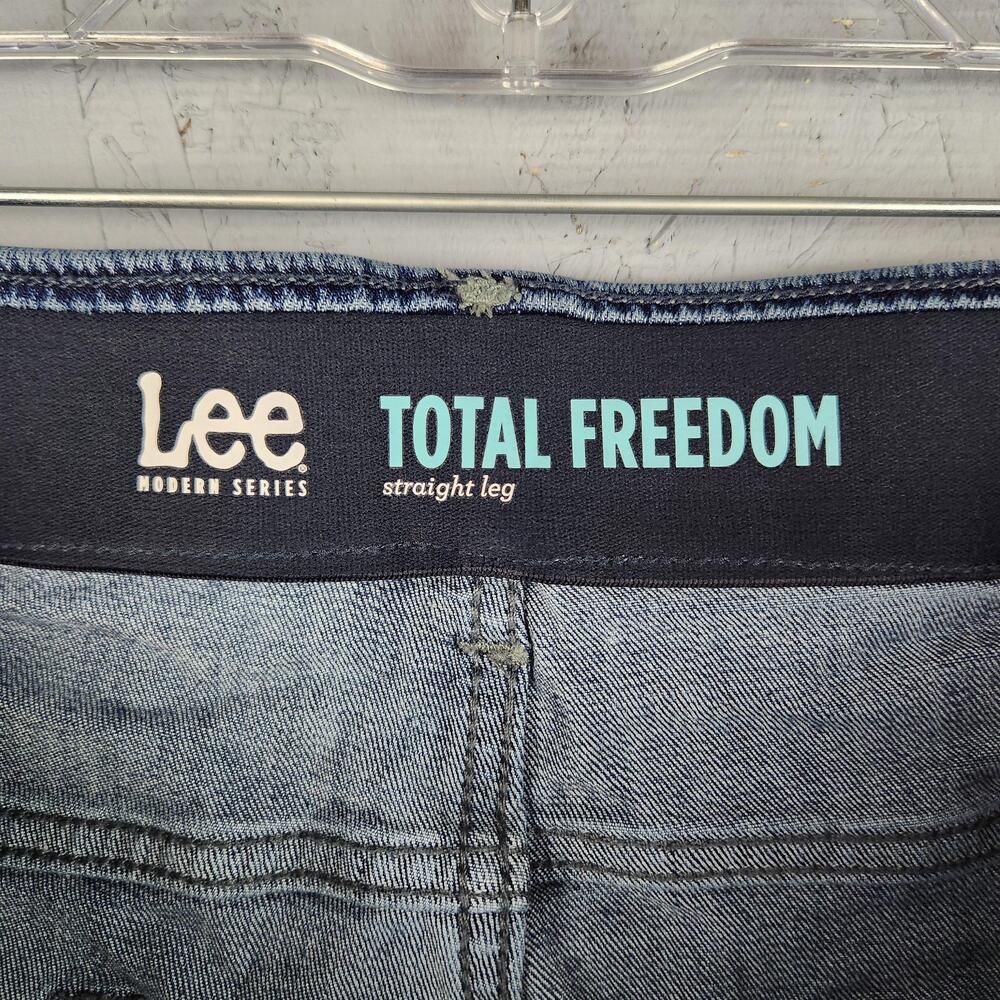 Lee Jeans Womens 18W Long Blue Dark Wash Total Freedom Straight Leg Casual